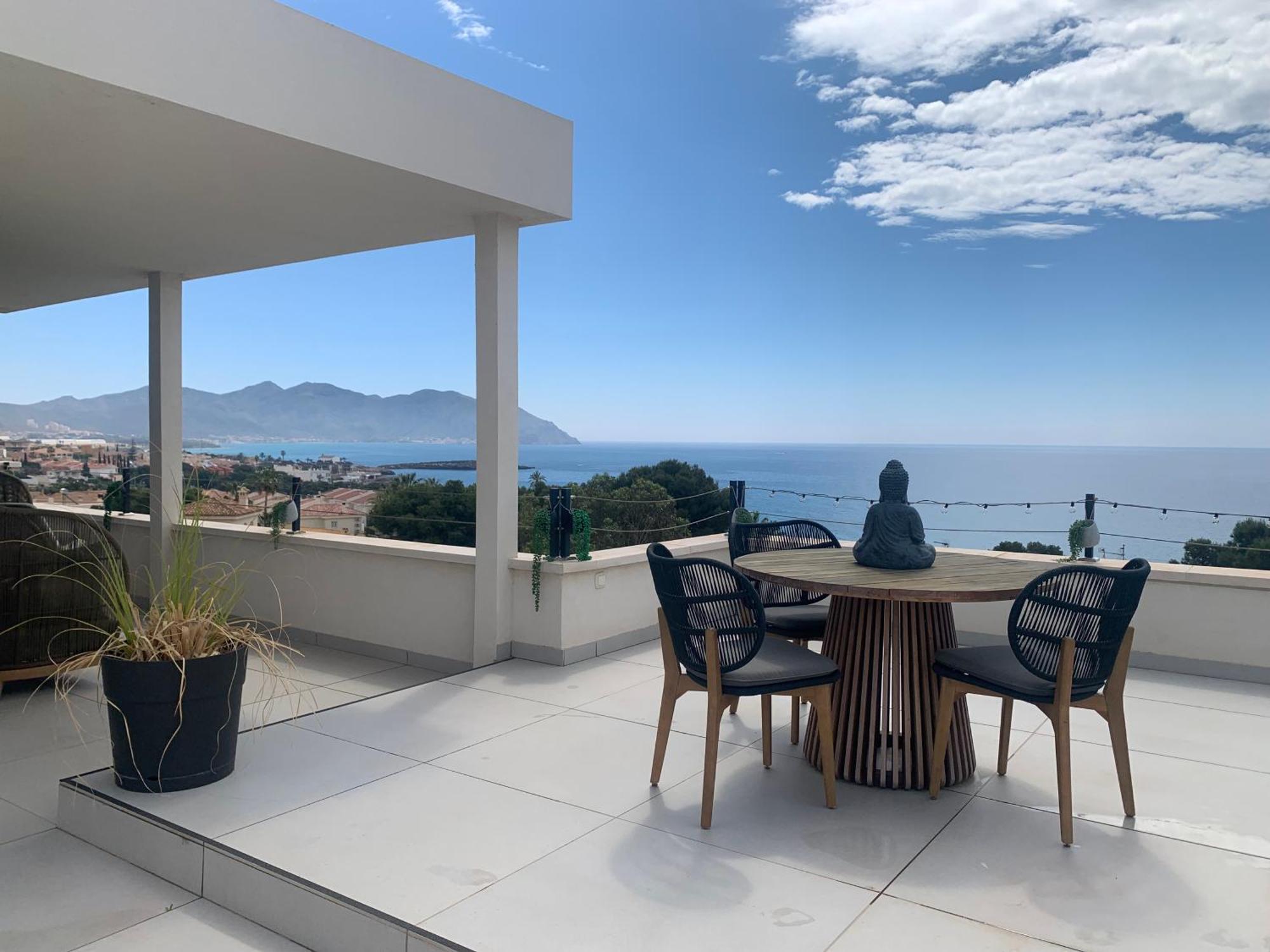 Rooftop With Beautiful Sea View Apartament *